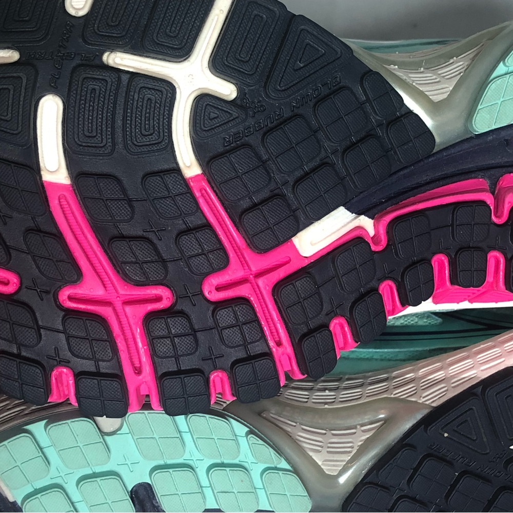 Brooks Women's Athletic Shoes - Mint Green and Fuchsia - Picture 10 of 10